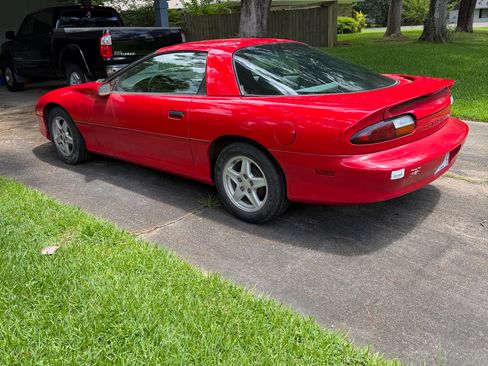 Used 1997 Chevrolet Camaro LT w/ Preferred Equipment Group 1 RWD image 2