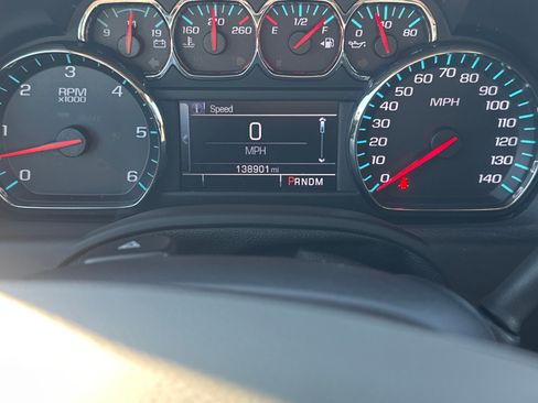 Used 2015 Chevrolet Suburban LT w/ Luxury Package image 5