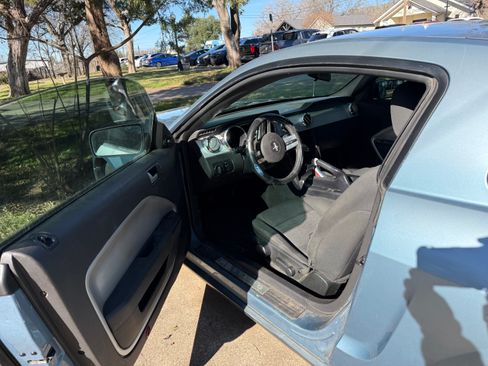 Used 2006 Ford Mustang Coupe image 4
