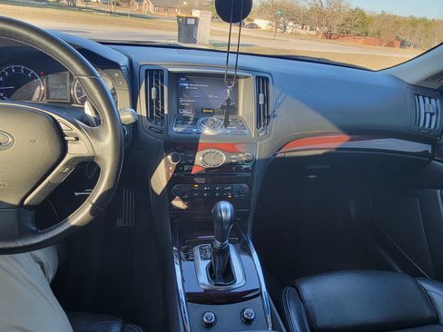 Used 2010 INFINITI G37 Journey w/ Premium Pkg image 14