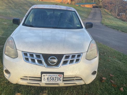 Used 2013 Nissan Rogue S image 2