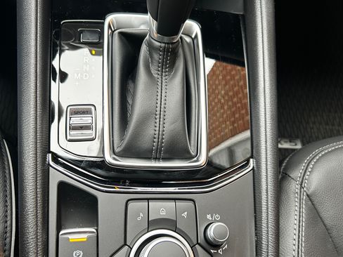 Used 2025 MAZDA CX-5 AWD 2.5 S w/ Preferred Package image 11