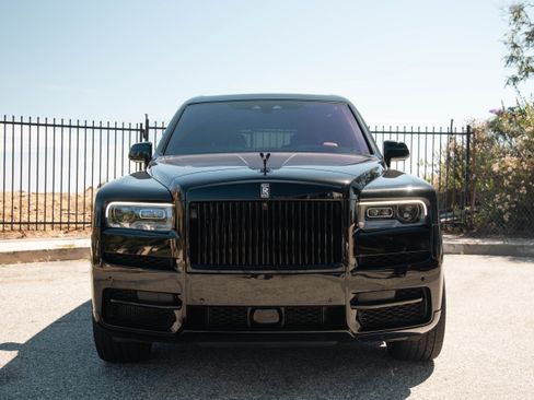 Used 2020 Rolls-Royce Cullinan image 2