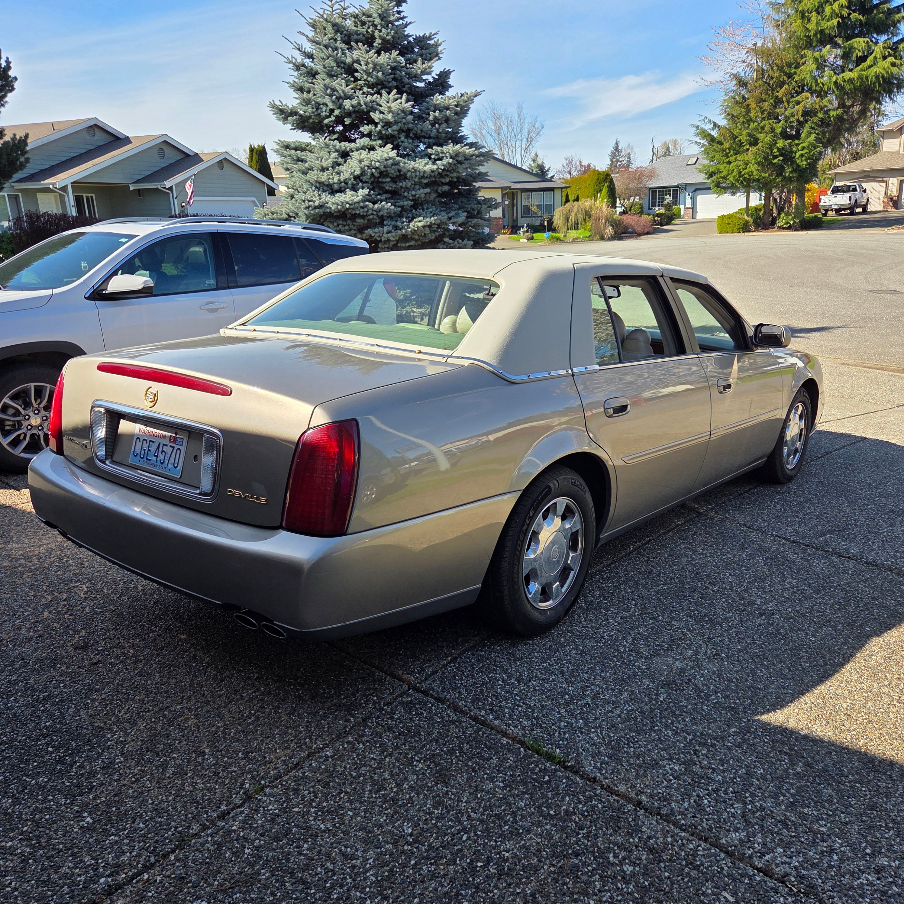 Used 2002 Cadillac De Ville w/ Comfort/Convenience Pkg FWD image 6