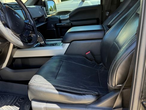 Used 2015 Ford F150 Lariat w/ Equipment Group 502A Luxury AWD/4WD image 14