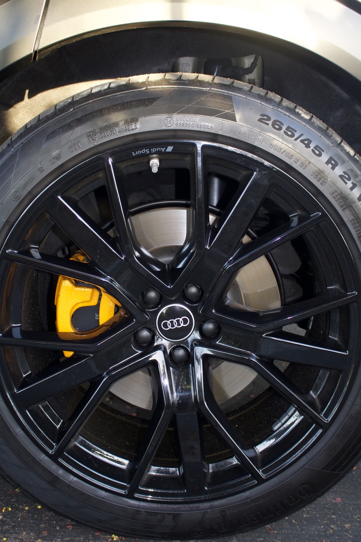 Used 2023 Audi e-tron Chronos AWD/4WD image 23