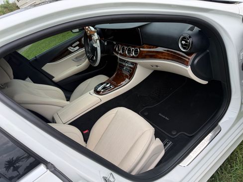 Used 2020 Mercedes-Benz E 350 Sedan image 12