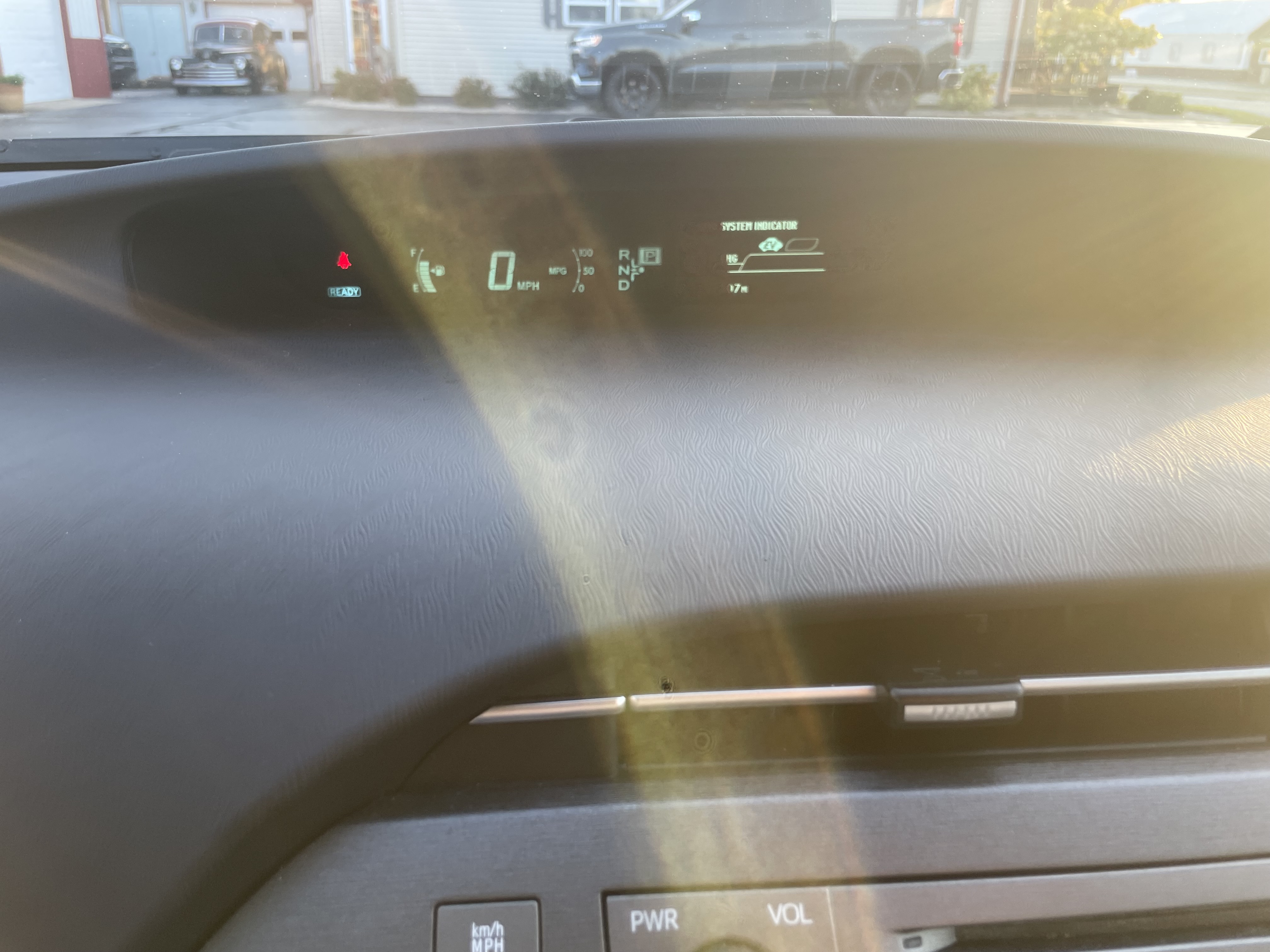 Used 2015 Toyota Prius Two FWD image 2