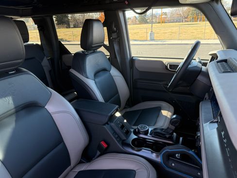 Used 2024 Ford Bronco Wildtrak image 15