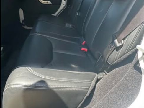 Used 2017 Jeep Wrangler Unlimited Rubicon AWD/4WD image 6