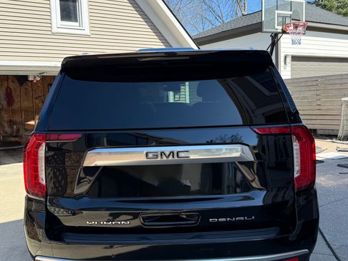 Used 2023 GMC Yukon XL Denali image 4