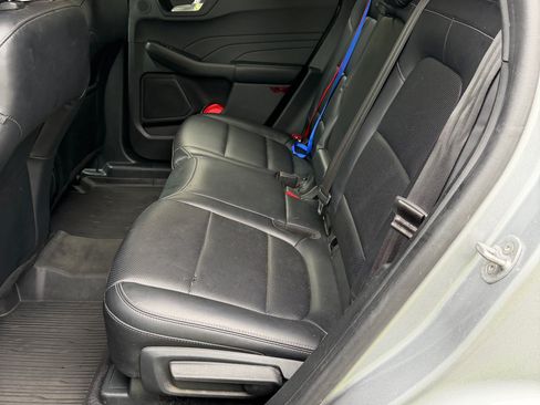 Used 2021 Ford Escape Titanium FWD image 8