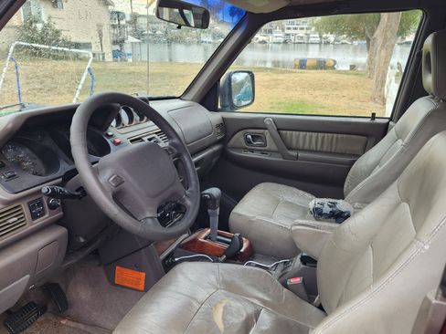 Used 1996 Mitsubishi Montero SR image 9