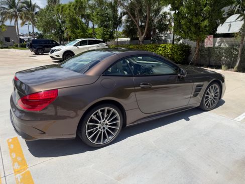 Used 2018 Mercedes-Benz SL 550 image 16