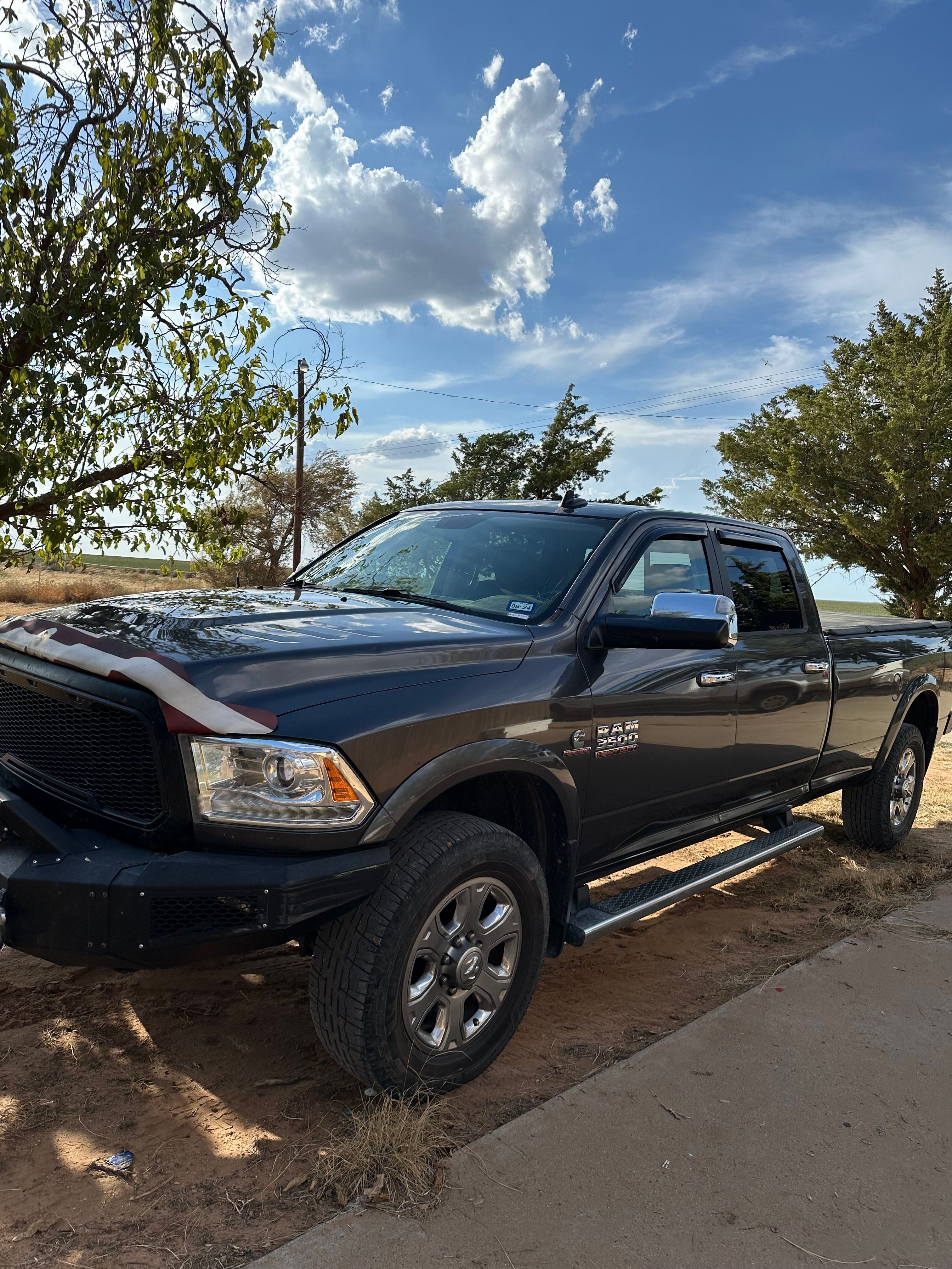 Used 2018 RAM 3500 Laramie AWD/4WD image 11