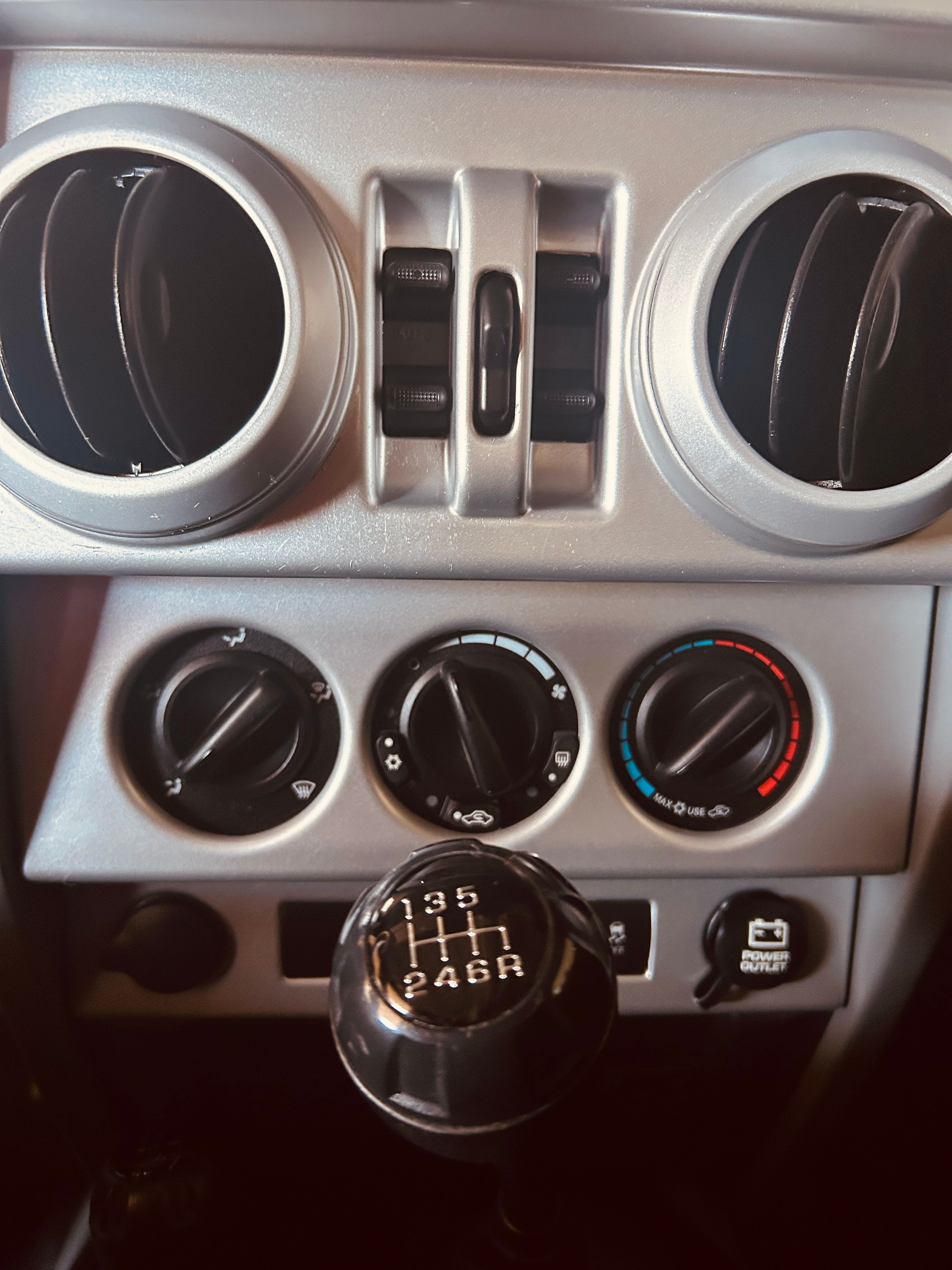 Used 2010 Jeep Wrangler Unlimited Sahara w/ Dual Top Group AWD/4WD image 24