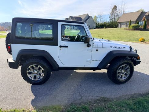 Used 2014 Jeep Wrangler Rubicon w/ Dual Top Group image 9