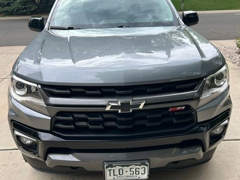 Used 2021 Chevrolet Colorado Z71 AWD/4WD image 2