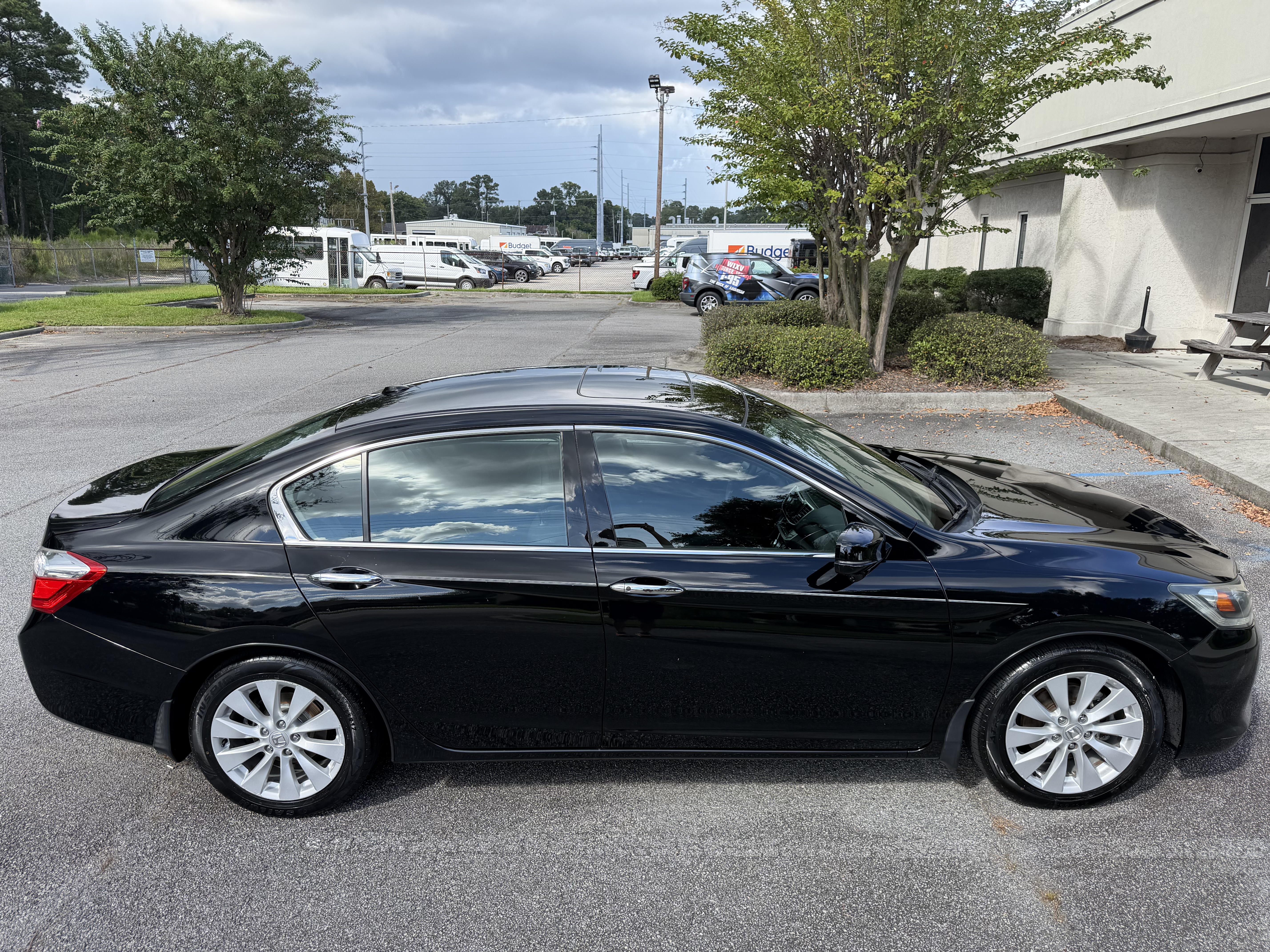 Used 2015 Honda Accord EX-L image 9