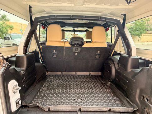 Used 2018 Jeep Wrangler Unlimited Sahara AWD/4WD image 20