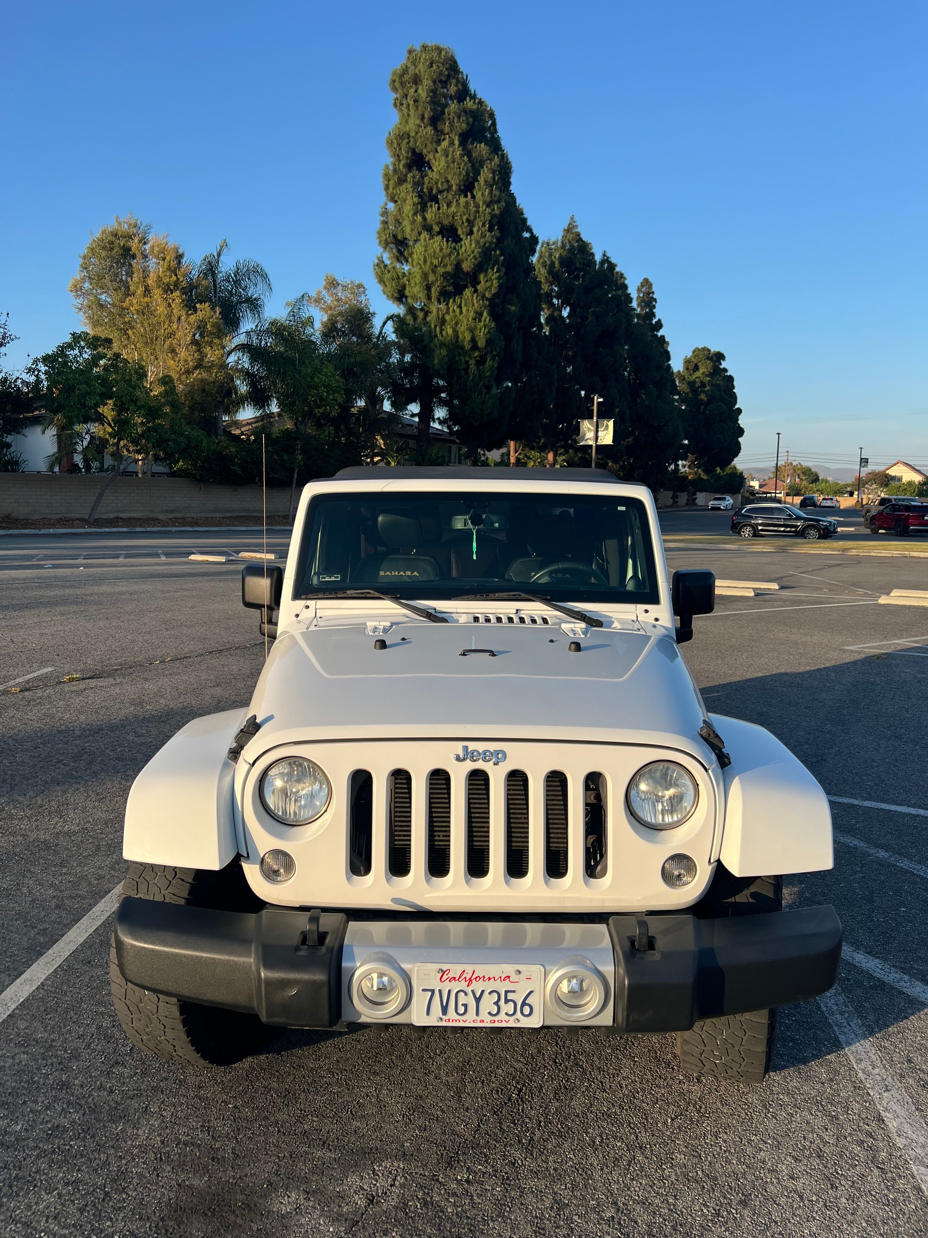 Used 2014 Jeep Wrangler Sahara w/ Connectivity Group AWD/4WD image 2