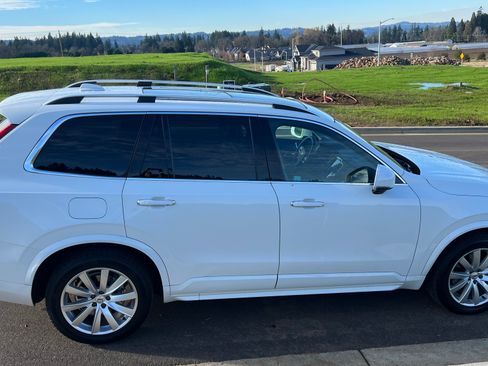 Used 2016 Volvo XC90 T6 Momentum AWD/4WD image 8