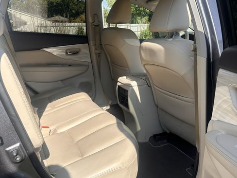 Used 2017 Nissan Murano Platinum w/ Platinum Technology Package image 5