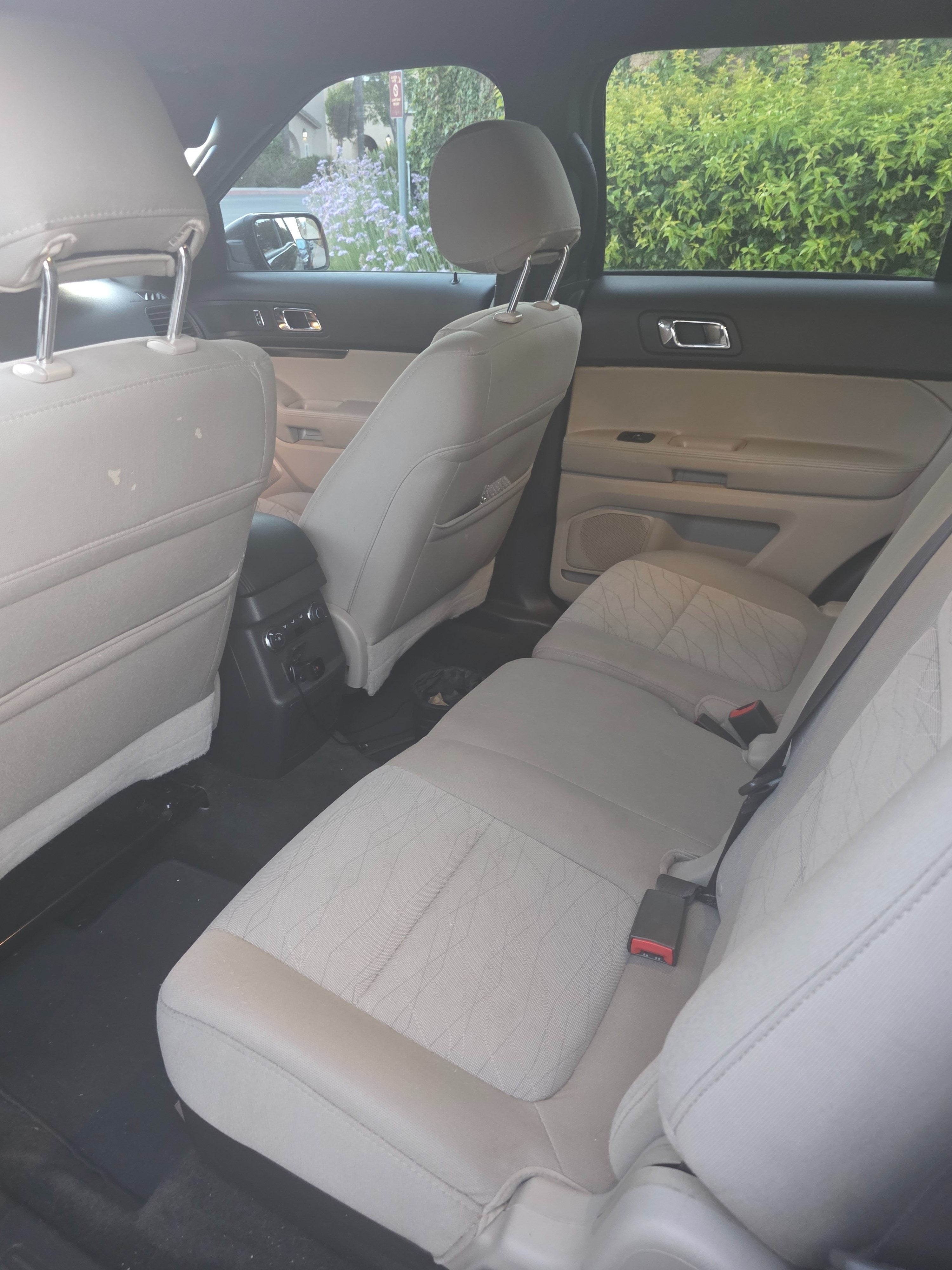 Used 2015 Ford Explorer FWD image 6