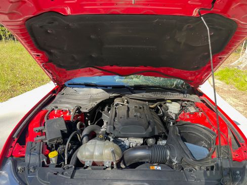 Used 2017 Ford Mustang Coupe image 10