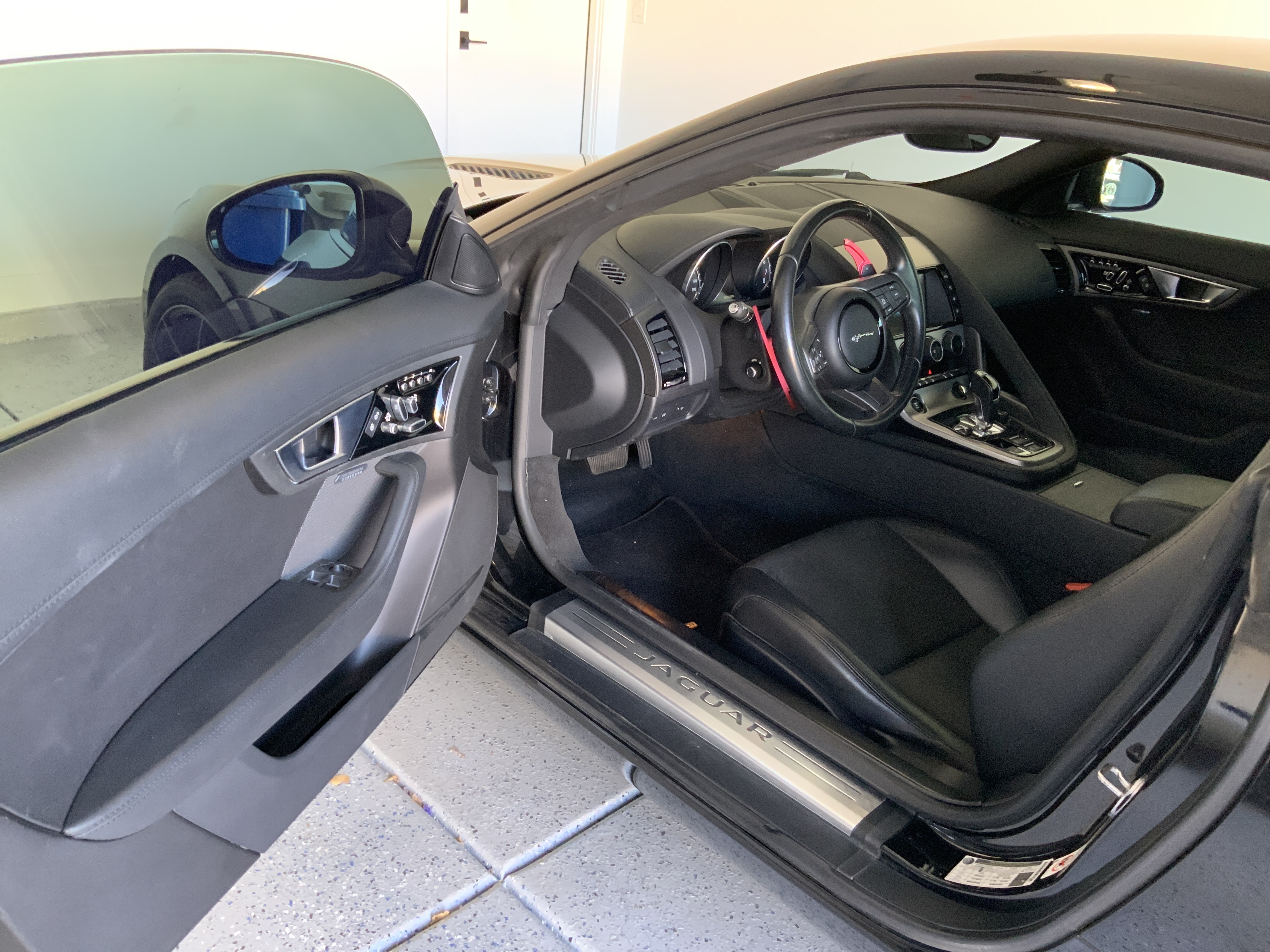 Used 2016 Jaguar F-TYPE Coupe RWD image 6