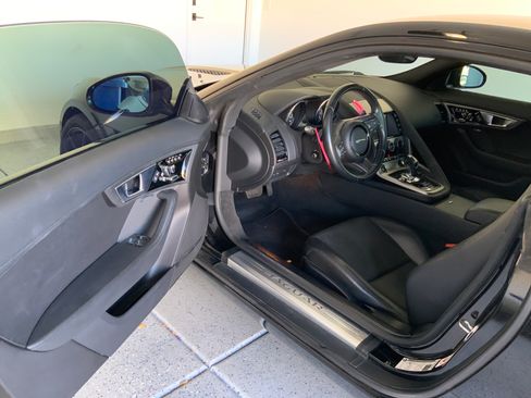 Used 2016 Jaguar F-TYPE Coupe image 6