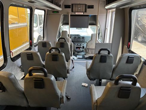 Used 2014 Ford E-350 and Econoline 350 Super Duty image 1