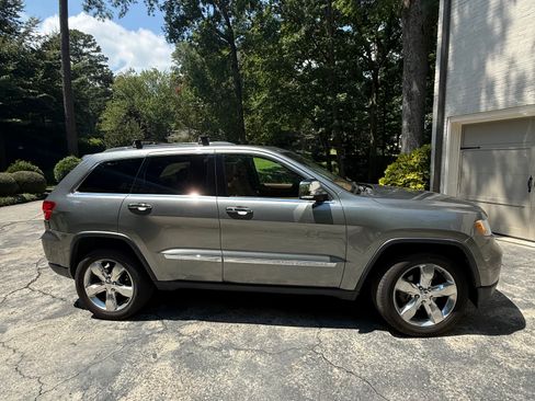 Used 2012 Jeep Grand Cherokee Overland Summit RWD image 1