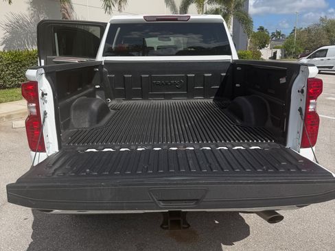 Used 2024 Chevrolet Silverado 2500 LT image 10
