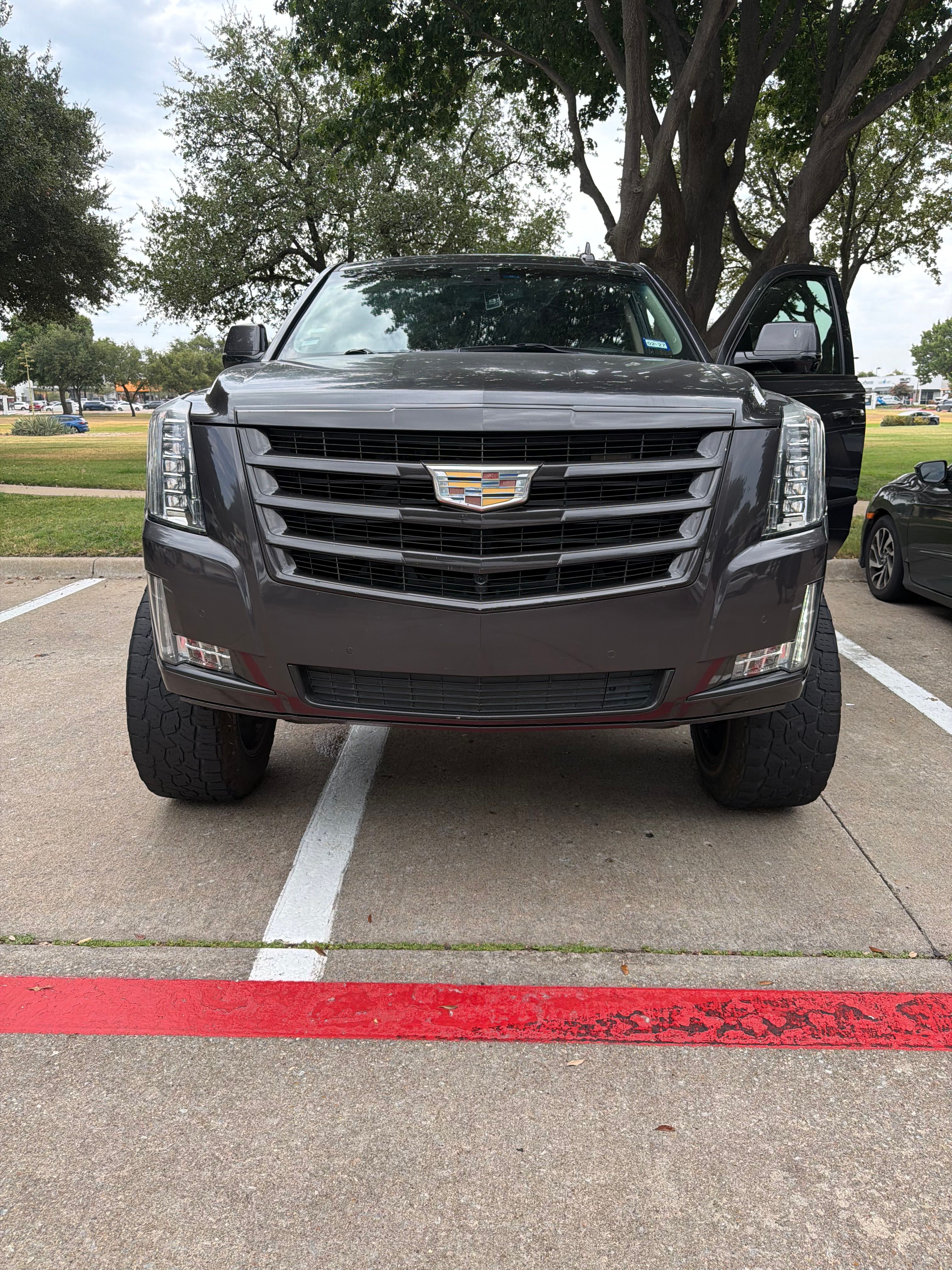 Used 2016 Cadillac Escalade Luxury RWD image 19