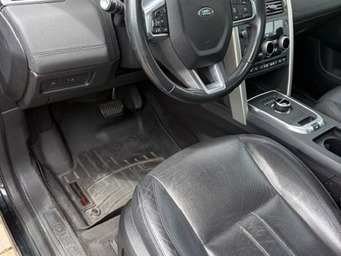 Used 2017 Land Rover Discovery Sport HSE AWD/4WD image 2