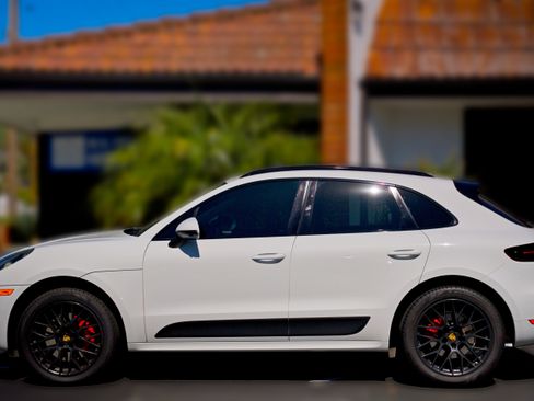 Used 2017 Porsche Macan GTS image 4