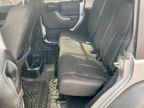 Used 2015 Jeep Wrangler Unlimited Sport w/ Quick Order Package 24S image 9