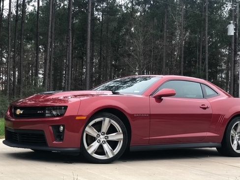 Used 2015 Chevrolet Camaro ZL1 image 1