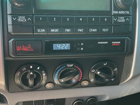 Used 2012 Toyota Tacoma 4x4 Access Cab w/ SR5 Pkg image 5