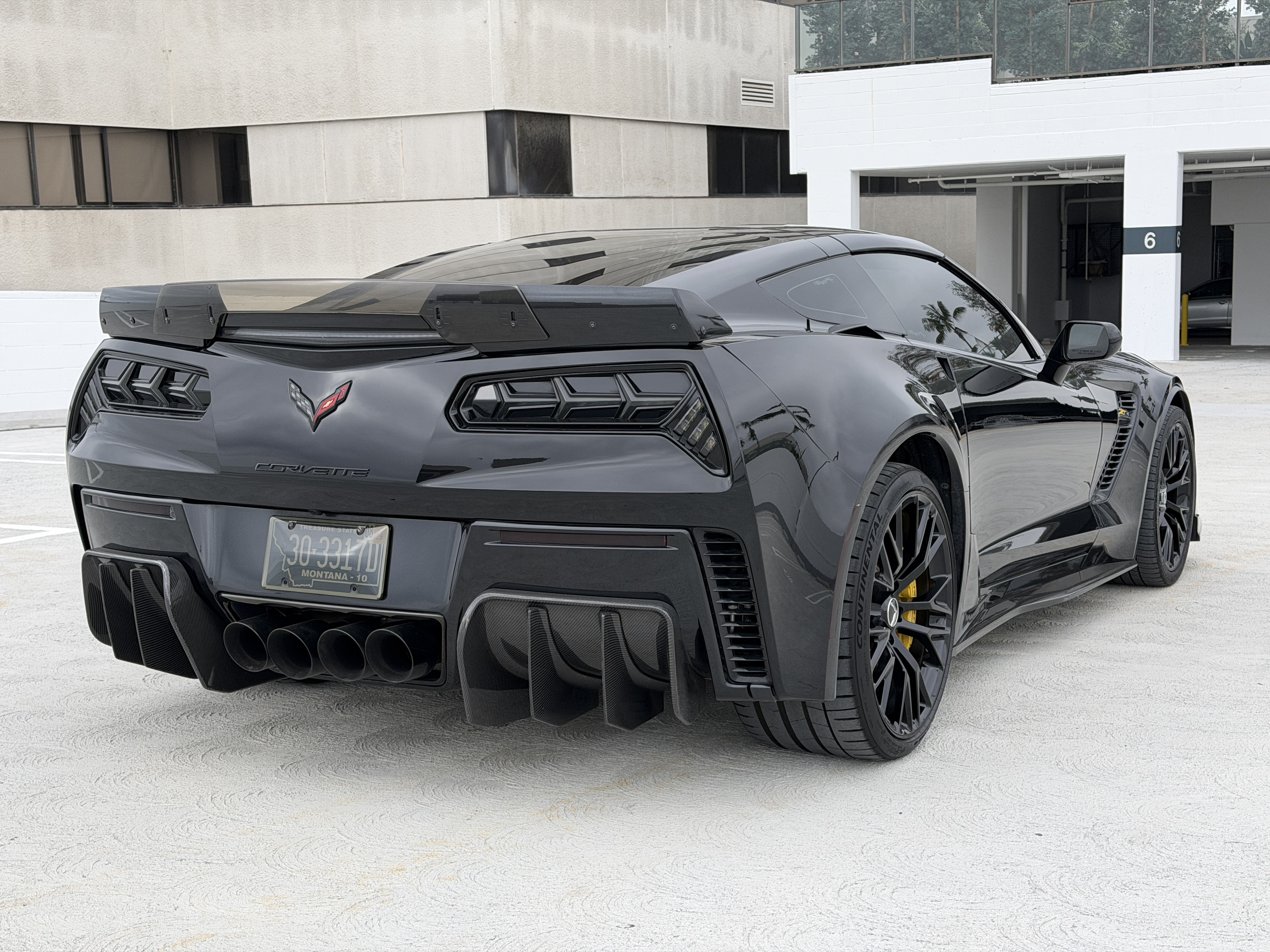 Used 2015 Chevrolet Corvette Z06 w/ 3LZ Preferred Equipment Group RWD image 8