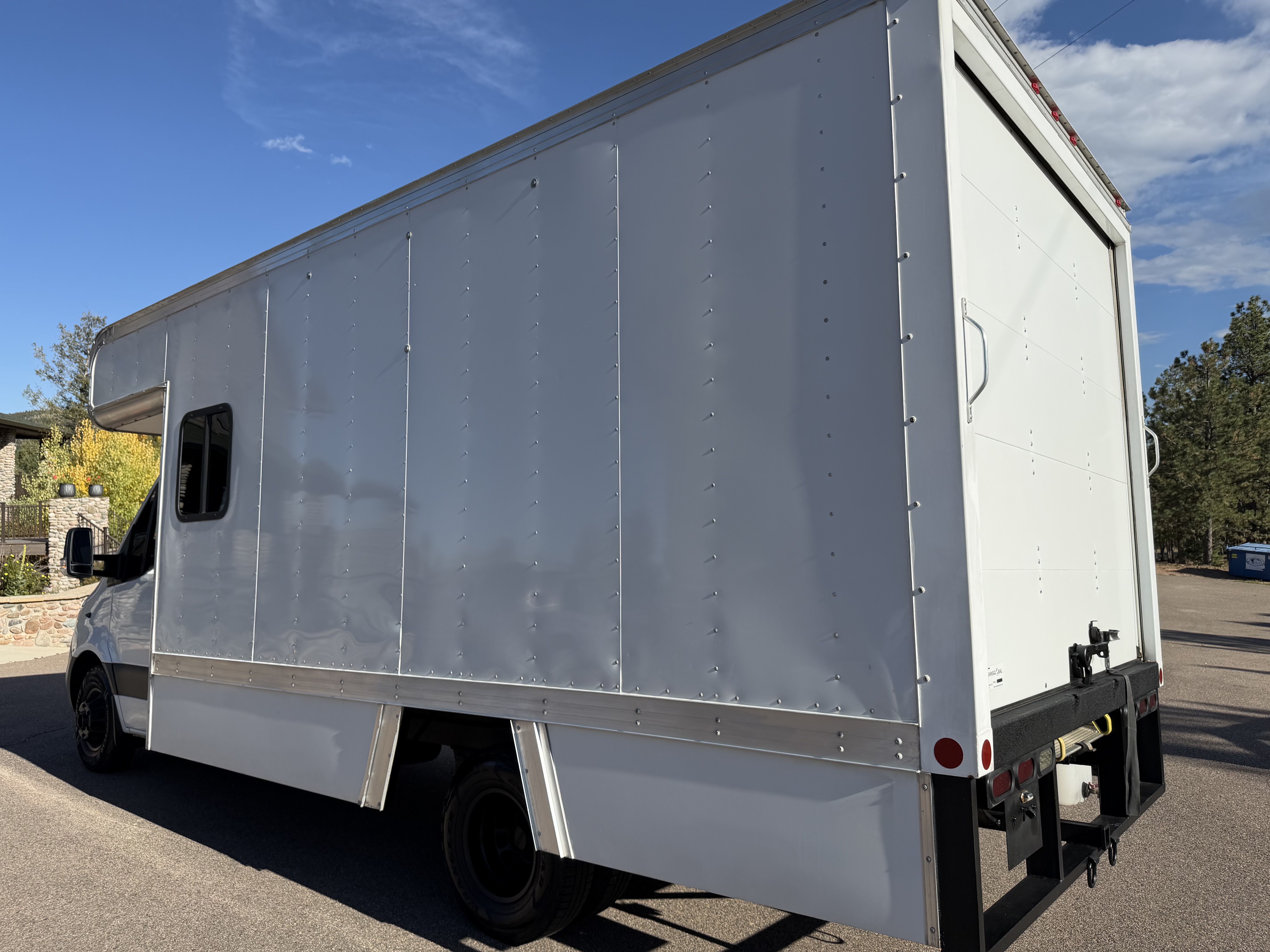 Used 2019 Mercedes-Benz Sprinter 170 image 4