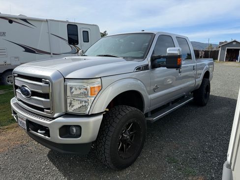 Used 2016 Ford F250 Platinum w/ FX4 Off-Road Package image 2