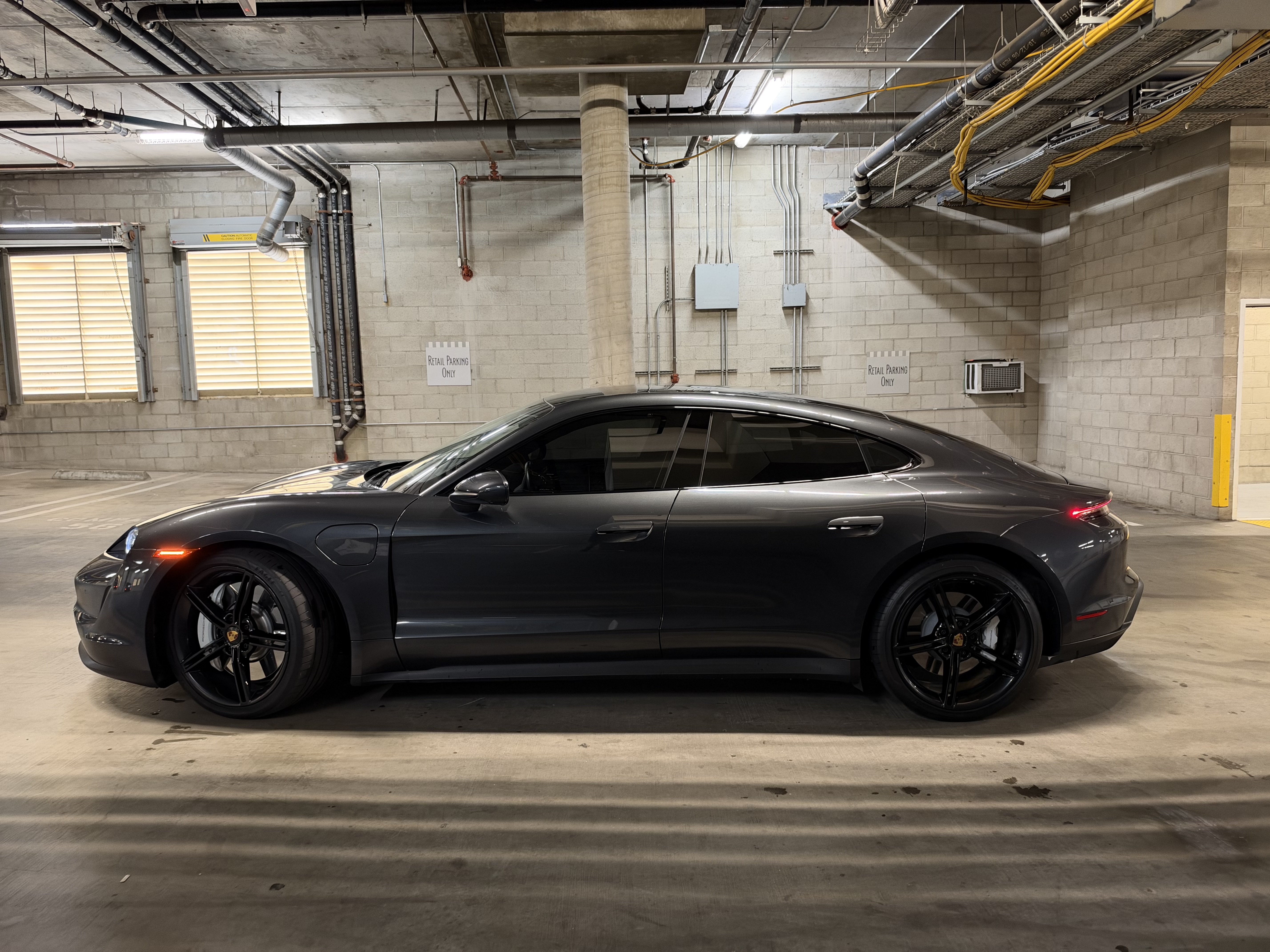 Used 2024 Porsche Taycan RWD image 6