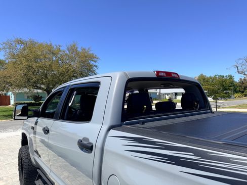 Used 2018 Toyota Tundra SR5 w/ SR5 Upgrade Package image 17