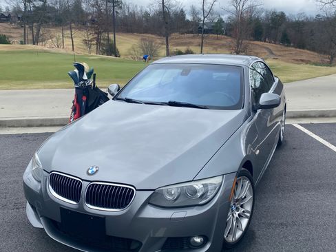 Used 2011 BMW 335i Convertible image 11