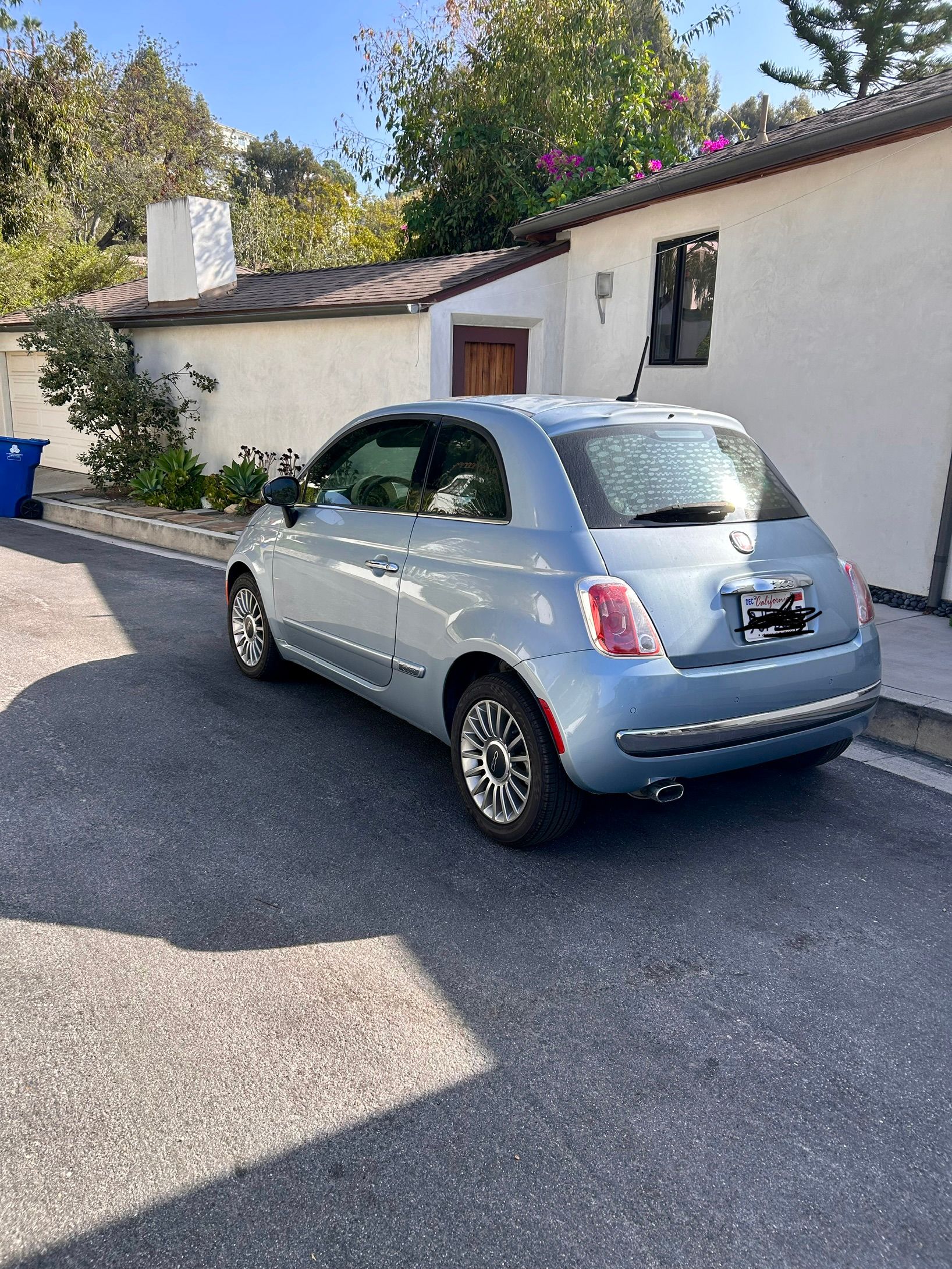 Used 2013 FIAT 500 Lounge w/ Luxury Leather Pkg FWD image 2