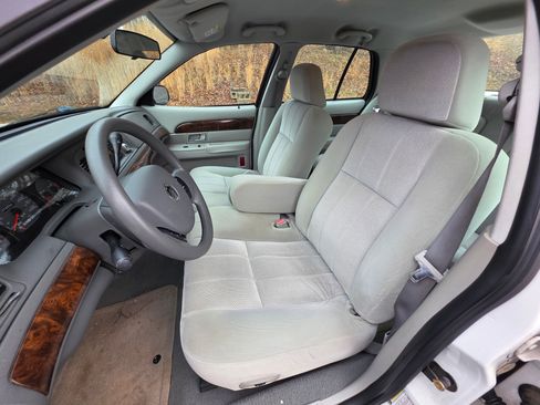 Used 2005 Mercury Grand Marquis GS image 5