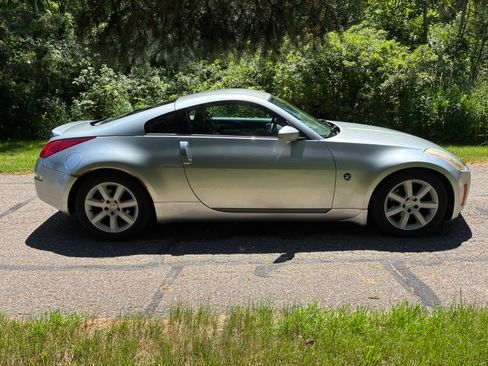 Used 2004 Nissan 350Z Enthusiast RWD image 1