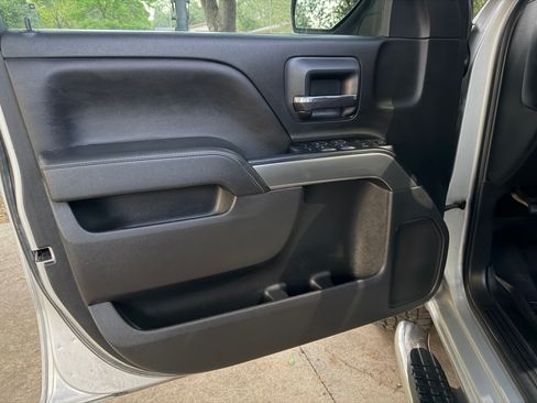 Used 2018 Chevrolet Silverado 1500 LT w/ LT Eassist Package image 8